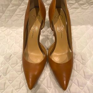 Jessica Simpson pumps